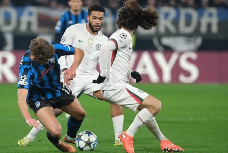 chelsea-guc-nga-truoc-atalanta-thua-nguoc-phut-83-noi-am-anh-san-khach-van